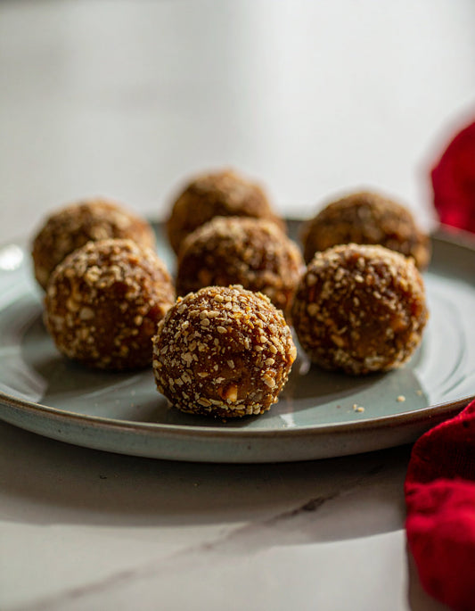 Cashew Butter, Sprouted Oats, Apricot Energy Balls